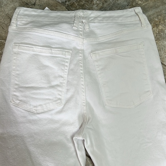 Good American White jeans. Size 6 /28 - Picture 11 of 12